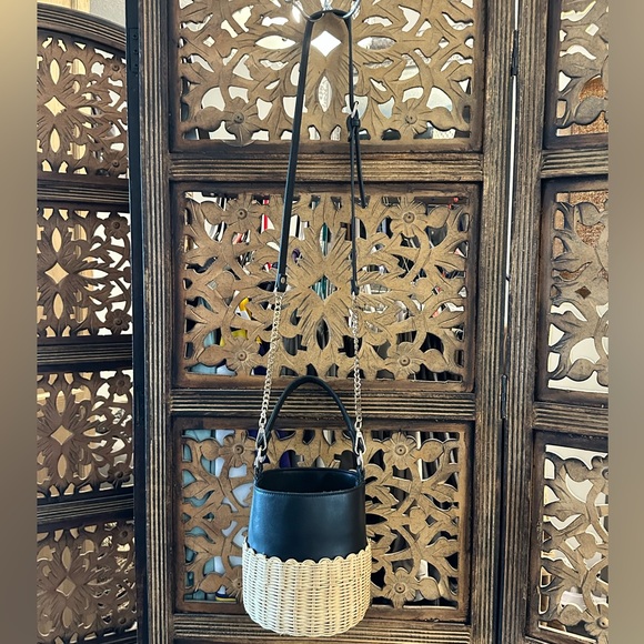 ALDO Aceille Straw Black Vegan Leather Honeybee Bucket Bag Purse. - Picture 2 of 15